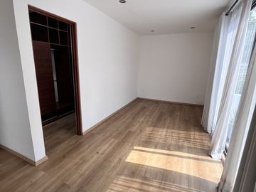 Renta Moderna Residencia en Rancho San Juan