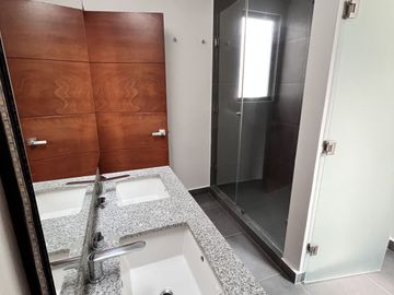 Renta Moderna Residencia en Rancho San Juan