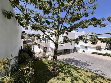 Renta Moderna Residencia en Rancho San Juan