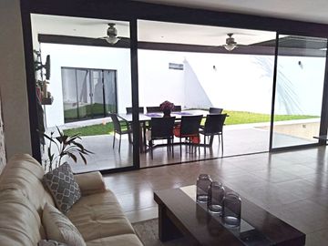 CASA EN VENTA O RENTA EN PRIVADA UBICADA EN CHOLUL