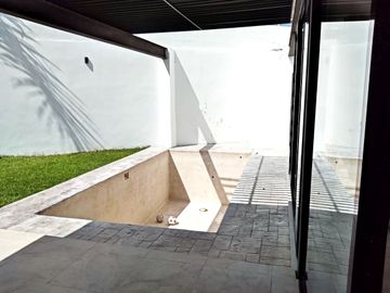 CASA EN VENTA O RENTA EN PRIVADA UBICADA EN CHOLUL
