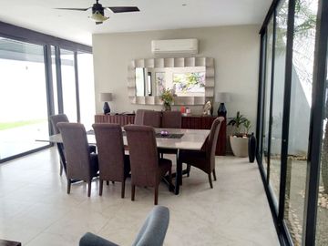 CASA EN VENTA O RENTA EN PRIVADA UBICADA EN CHOLUL