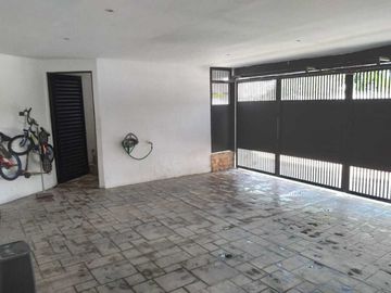 CASA EN VENTA O RENTA EN PRIVADA UBICADA EN CHOLUL