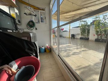 DPTO. VENTA CON ROOF GARDEN 2 REC 2 BAÑOS 2 AUTOS MUY ILUMINADO