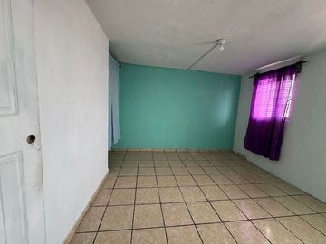 Predio con dos casas, todos los servicios, pozo de agua propio.