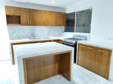 CASA  EN VENTA | CON JARDIN GRANDE | POR LA BUAP PUEBL