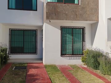 CASA EN FRACCIONAMIENTO DORADO RESIDENCIAL