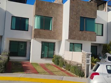 CASA EN FRACCIONAMIENTO DORADO RESIDENCIAL