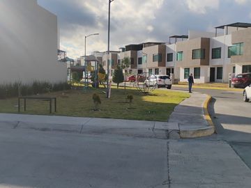 CASA EN FRACCIONAMIENTO DORADO RESIDENCIAL