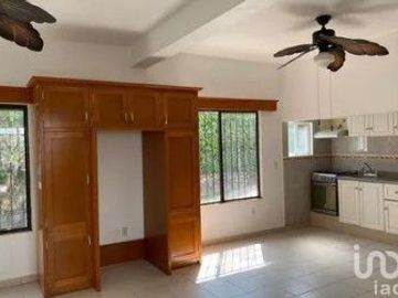 Venta para remodelar en Lomas de Cocoyoc, M