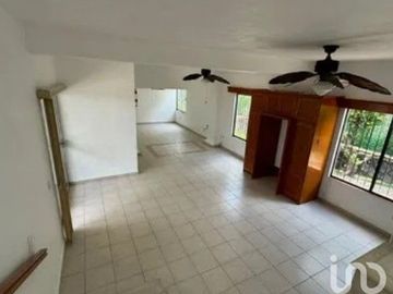 Venta para remodelar en Lomas de Cocoyoc, M