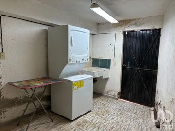 Propiedad con ubicación estrategica a remodelar