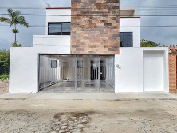 Venta de casa en Fraccionamiento la Herradura en Coatepec.