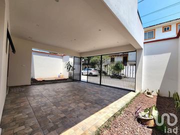 Venta de casa en Fraccionamiento la Herradura en Coatepec.
