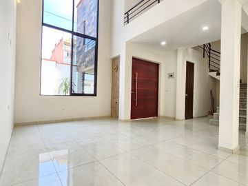 Venta de casa en Fraccionamiento la Herradura en Coatepec.