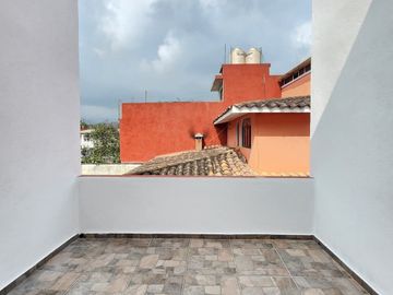 Venta de casa en Fraccionamiento la Herradura en Coatepec.