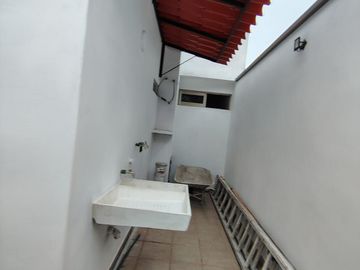 Venta de casa en Fraccionamiento Lirios en Coatepec.