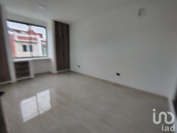 Venta de casa en Fraccionamiento Lirios en Coatepec.