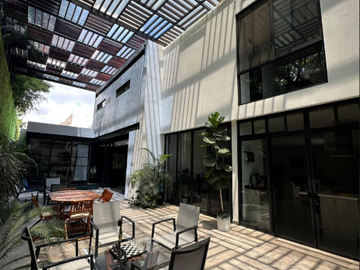 En Renta.Casa Moderna en Jardines de Cuernavaca