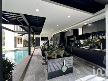 En Renta.Casa Moderna en Jardines de Cuernavaca