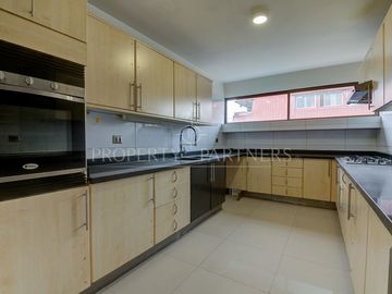 Riesco/ Vista al Cerro/ El Golf/ Gran departamento