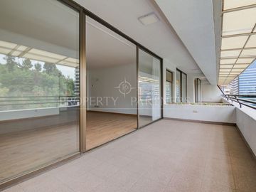Riesco/ Vista al Cerro/ El Golf/ Gran departamento