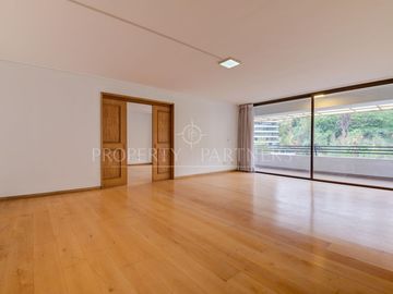 Riesco/ Vista al Cerro/ El Golf/ Gran departamento
