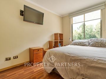 Linda casa en condominio en La Reina. Excelente precio y ubicación.