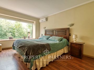 Linda casa en condominio en La Reina. Excelente precio y ubicación.
