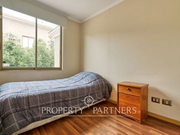 Linda casa en condominio en La Reina. Excelente precio y ubicación.