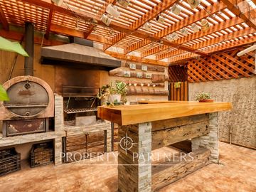 Linda casa en condominio en La Reina. Excelente precio y ubicación.