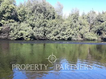 Preciosos terrenos orilla Rio Cruces