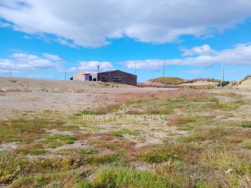 Se vende parcela con hermosa casa habitación amoblada