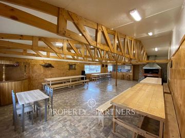 Se vende parcela con hermosa casa habitación amoblada