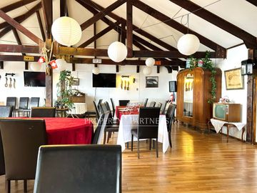 Hermosa Casona con Vista al Estrecho