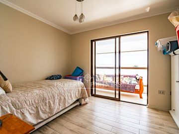 Cómoda y Amplia  Casa  estilo Mediterráneo en Avenida Principal Gabriela Mistral