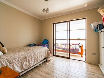 Cómoda y Amplia  Casa  estilo Mediterráneo en Avenida Principal Gabriela Mistral