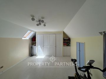 Amplia y encantadora casa en exclusivo condominio en Camino Los Fresnos