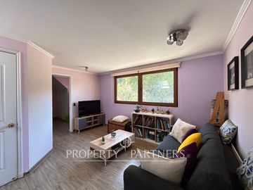 Amplia y encantadora casa en exclusivo condominio en Camino Los Fresnos