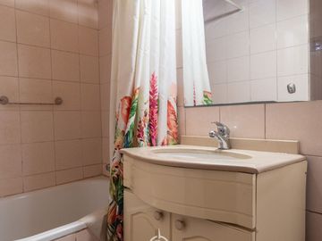 Casa Remodelada en av Rojas Magallanes
