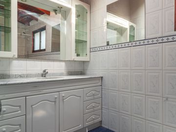 Casa Remodelada en av Rojas Magallanes