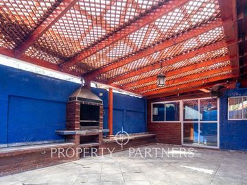 Casa Remodelada en av Rojas Magallanes