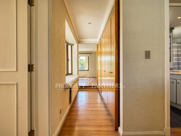 Casa estilo Provenzal en Golf de Manquehue, cercana a  Santiago College y Everest