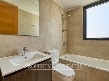 Espectacular y moderno Townhouse Nor/Oriente ubicado en barrio residencial, Las Condes