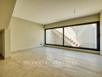 Espectacular y moderno Townhouse Nor/Oriente ubicado en barrio residencial, Las Condes