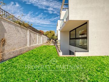 Espectacular y moderno Townhouse Nor/Oriente ubicado en barrio residencial, Las Condes