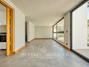 Espectacular y moderno Townhouse Nor/Oriente ubicado en barrio residencial, Las Condes