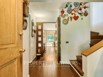 Preciosa casa en excelente sector de La Reina. Seguro condominio
