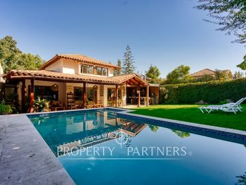 Preciosa casa en excelente sector de La Reina. Seguro condominio