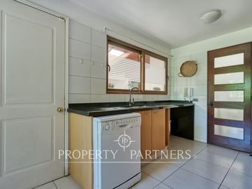 Preciosa casa en excelente sector de La Reina. Seguro condominio